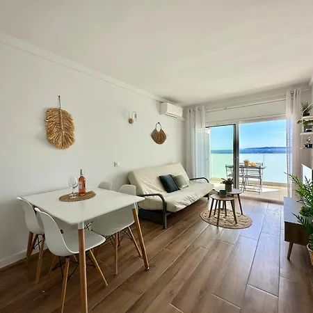Meda Chica Apartment Roses